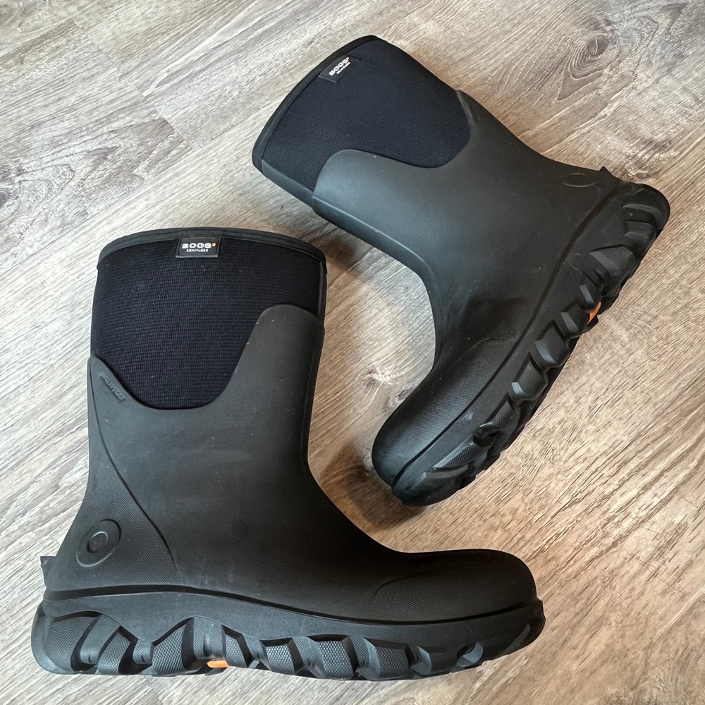 Bogs Mens Classic Seamless Mid Waterproof Winter Boots Black 73342-001 Size 10